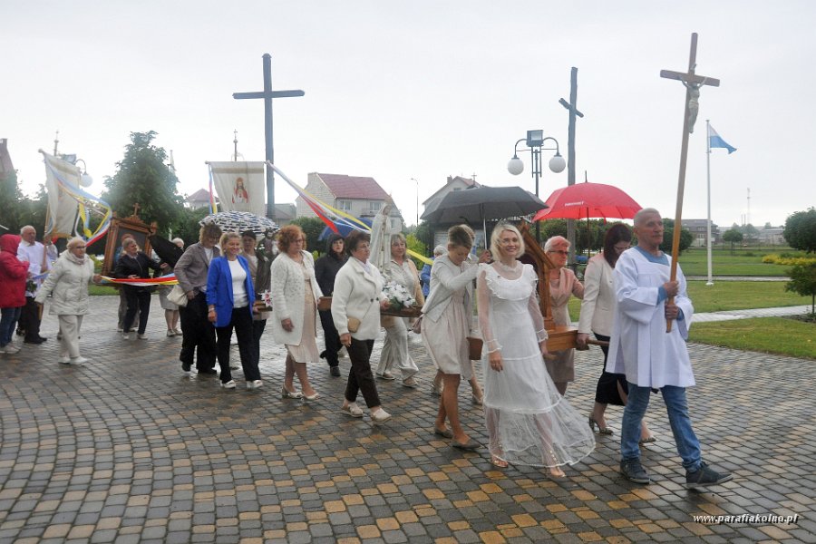 38 Procesja eucharystyczna.jpg
